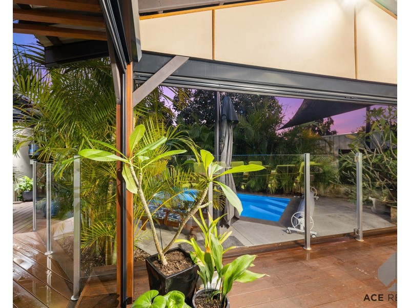 5 Maddox Crescent, Melville WA 6156