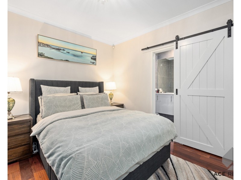 5 Maddox Crescent, Melville WA 6156