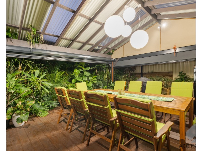 5 Maddox Crescent, Melville WA 6156