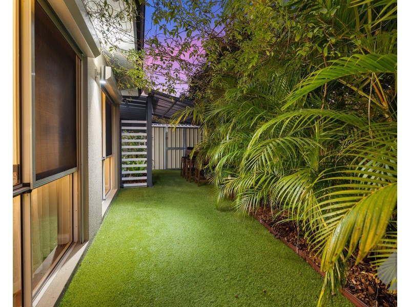 5 Maddox Crescent, Melville WA 6156