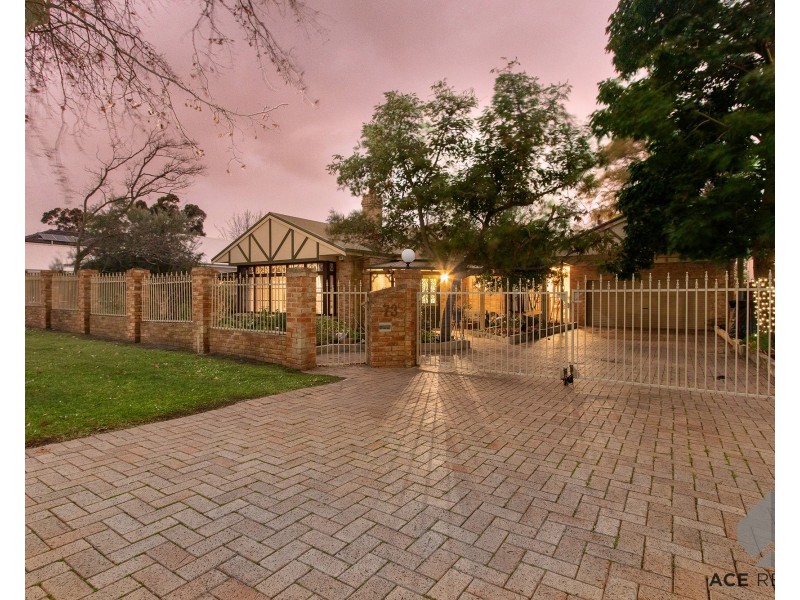 73 Tweeddale Road, Applecross WA 6153