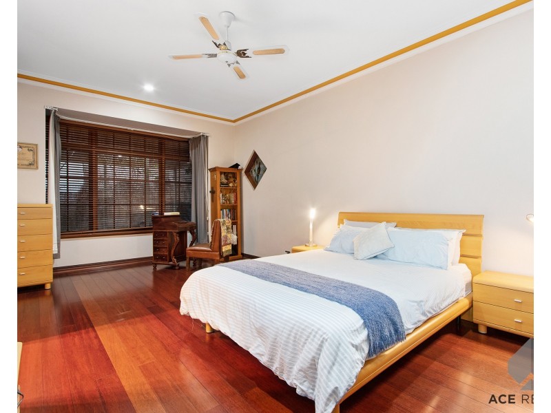 73 Tweeddale Road, Applecross WA 6153