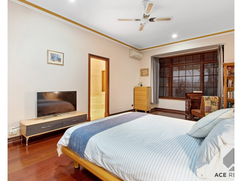 73 Tweeddale Road, Applecross WA 6153