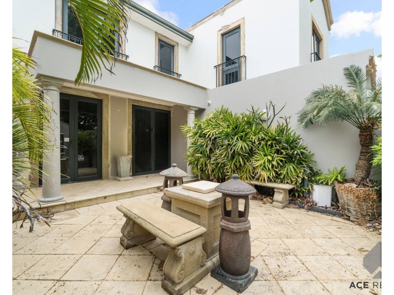 55 Tweeddale Road, Applecross WA 6153