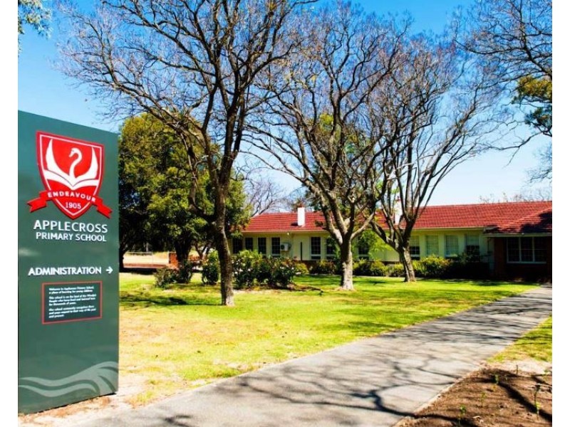 55 Tweeddale Road, Applecross WA 6153