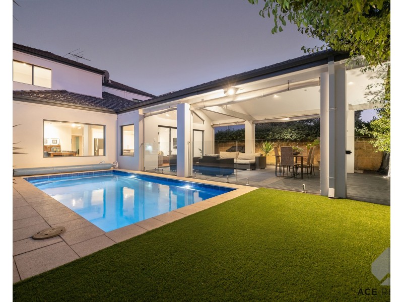 8 Hough Road, Attadale WA 6156