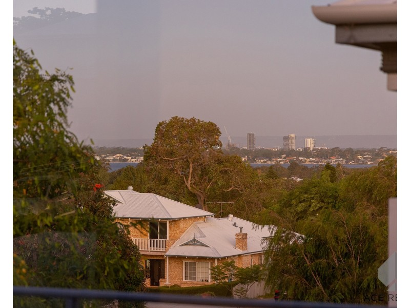 8 Hough Road, Attadale WA 6156