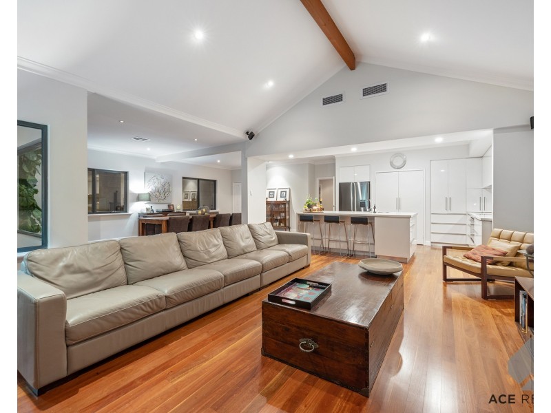 8 Hough Road, Attadale WA 6156