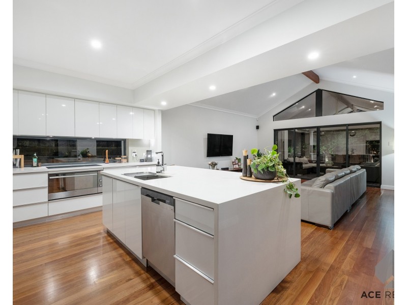 8 Hough Road, Attadale WA 6156