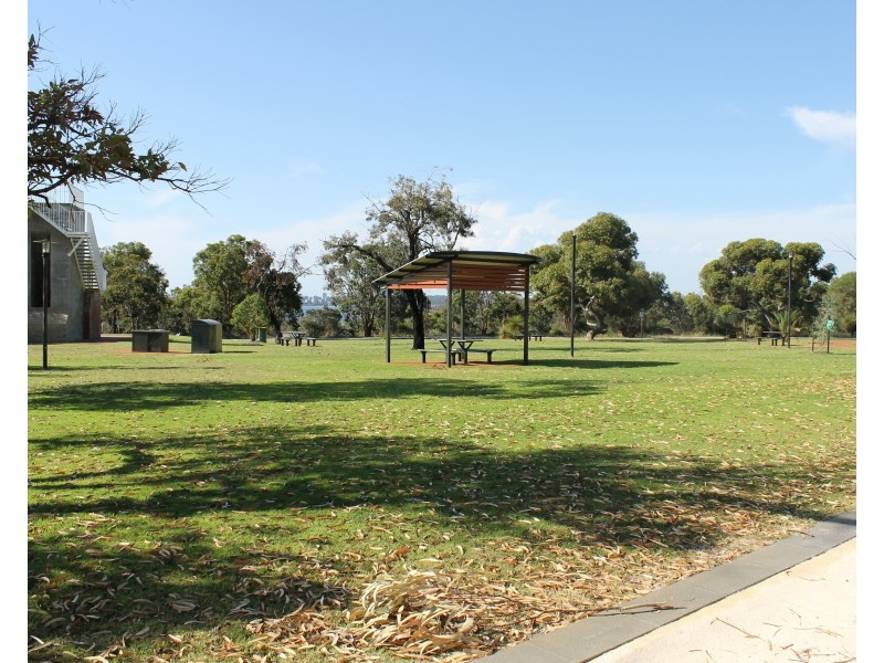 4D Matheson Road, Applecross WA 6153