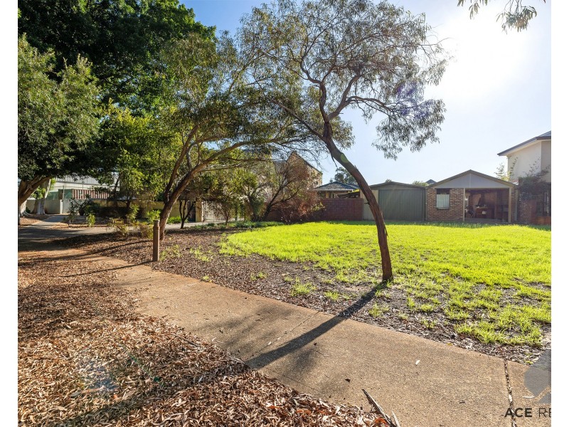 13 Hislop Road, Attadale WA 6156