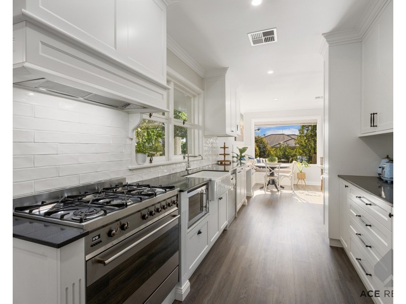 27 McCallum Crescent, Ardross WA 6153