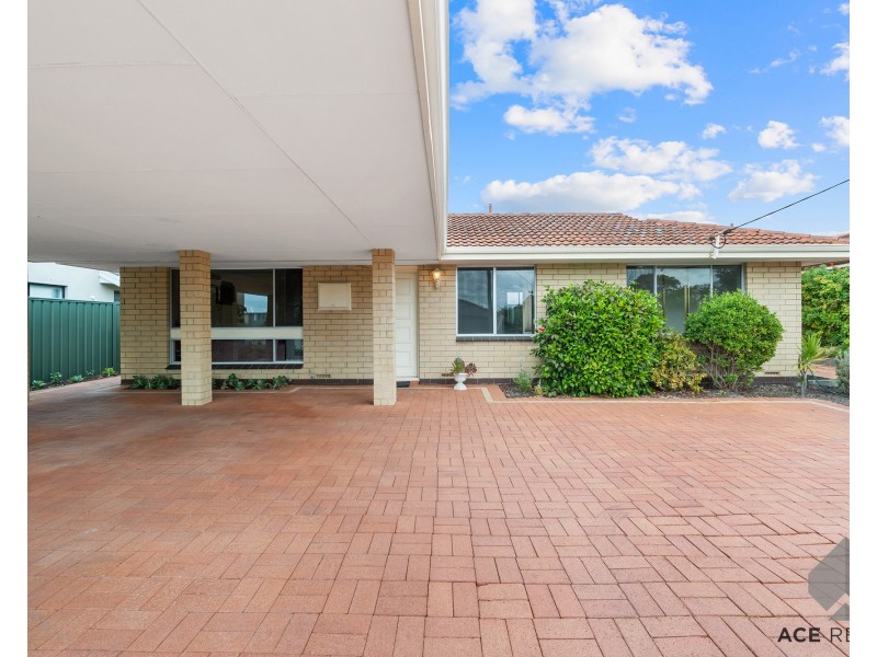 205 Corinthian Road East, Riverton WA 6148