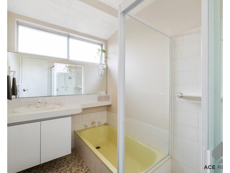 205 Corinthian Road East, Riverton WA 6148