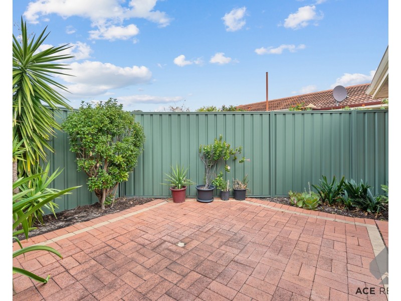 205 Corinthian Road East, Riverton WA 6148