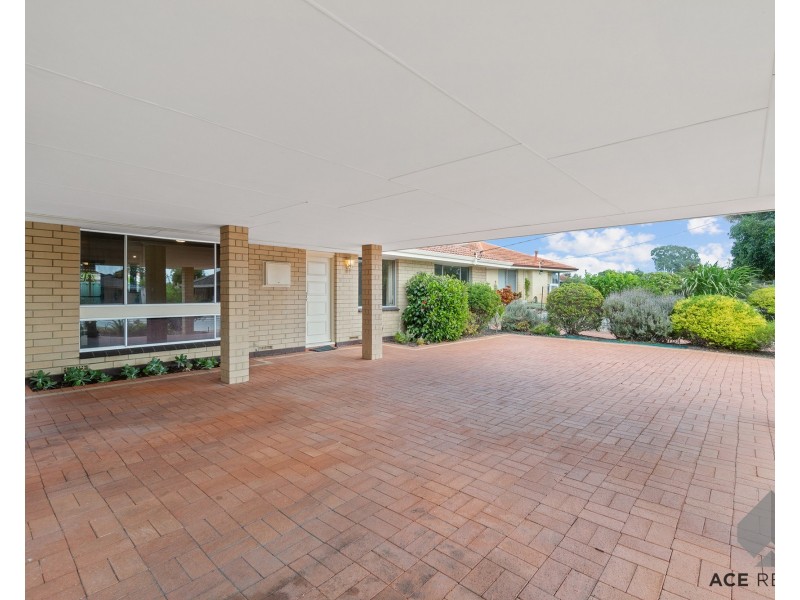 205 Corinthian Road East, Riverton WA 6148