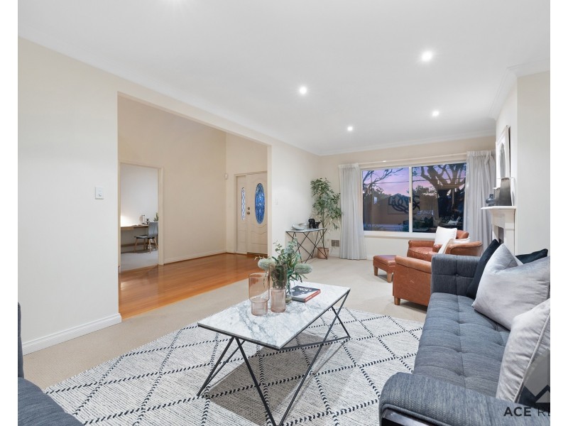2 Armstrong Road, Applecross WA 6153