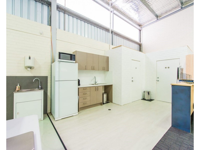 2/31 Shields Crescent, Booragoon WA 6154