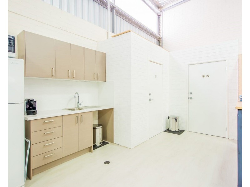 2/31 Shields Crescent, Booragoon WA 6154