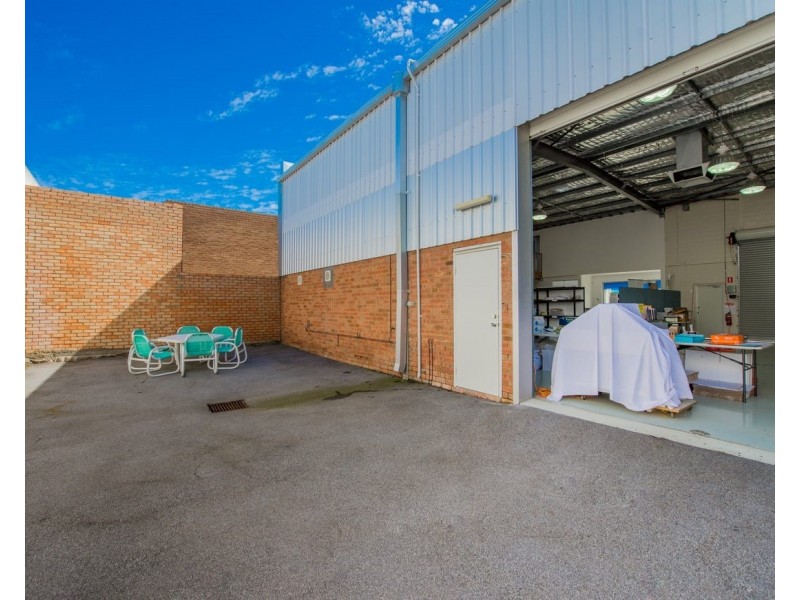2/31 Shields Crescent, Booragoon WA 6154