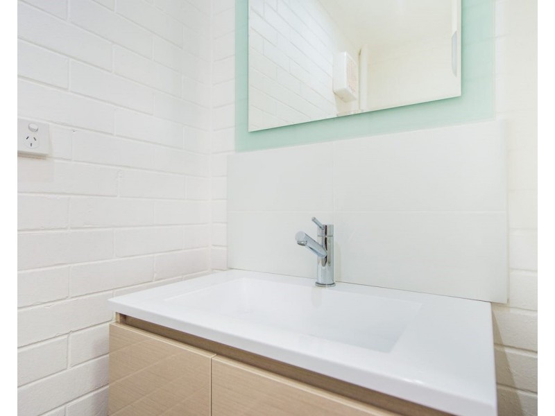 2/31 Shields Crescent, Booragoon WA 6154