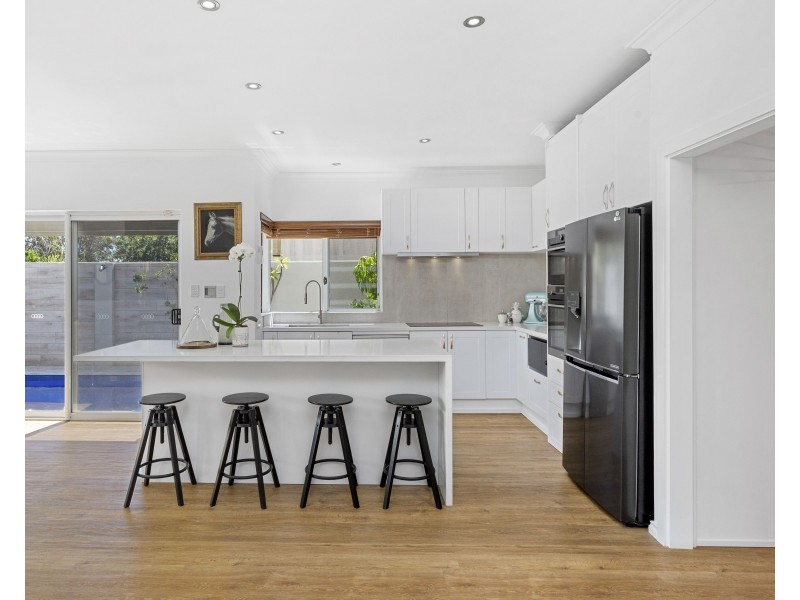 31 Moreing Road, Attadale WA 6156