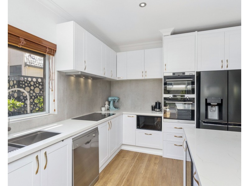 31 Moreing Road, Attadale WA 6156