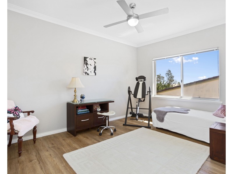 31 Moreing Road, Attadale WA 6156