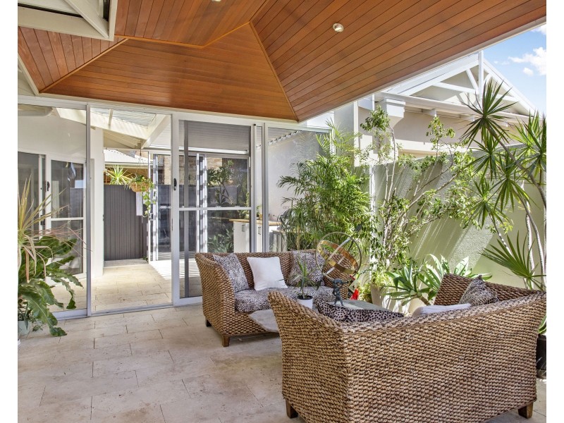 31 Moreing Road, Attadale WA 6156