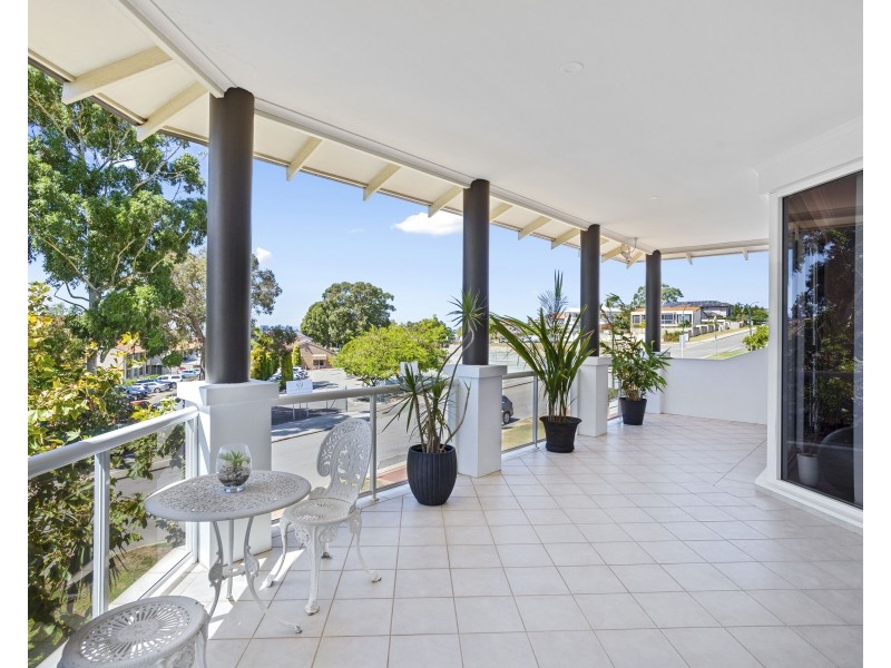 31 Moreing Road, Attadale WA 6156