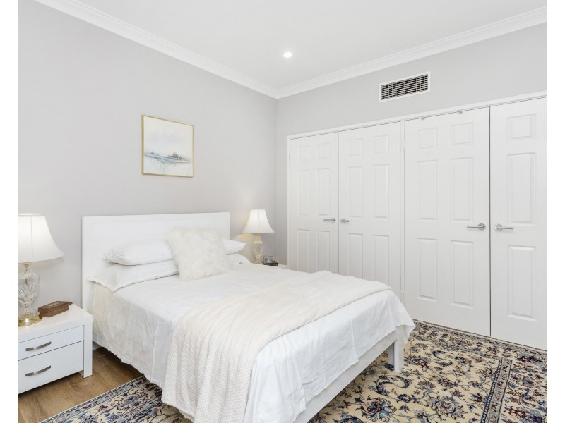 31 Moreing Road, Attadale WA 6156