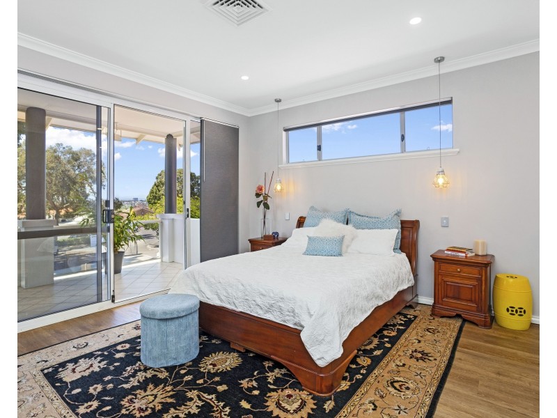 31 Moreing Road, Attadale WA 6156