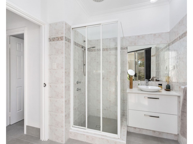 31 Moreing Road, Attadale WA 6156