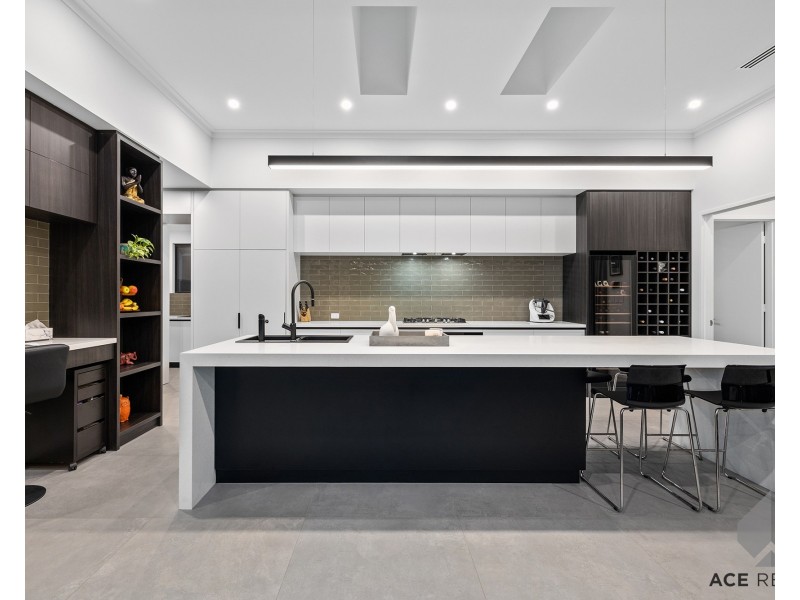 16 Gairloch Street, Applecross WA 6153