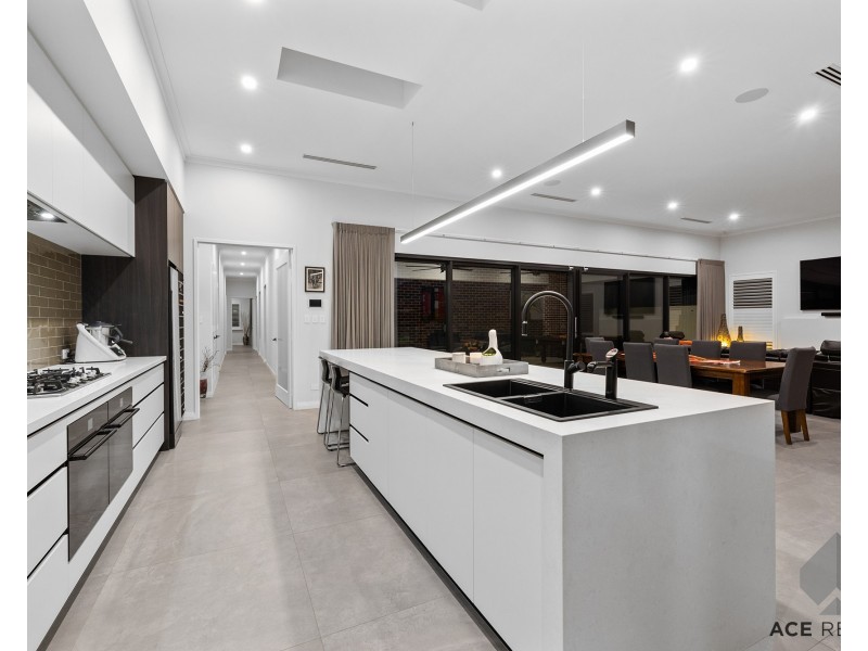 16 Gairloch Street, Applecross WA 6153