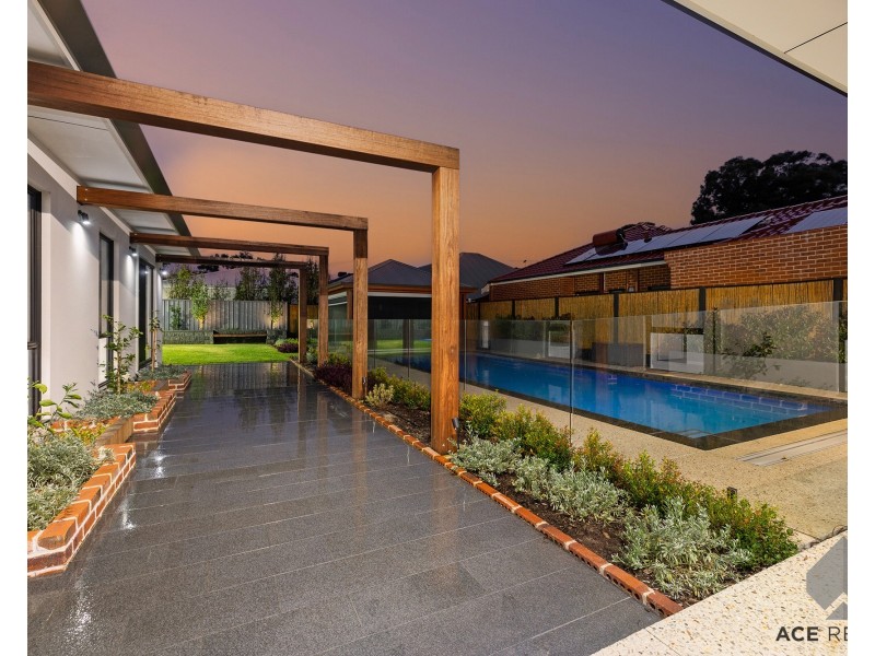 16 Gairloch Street, Applecross WA 6153