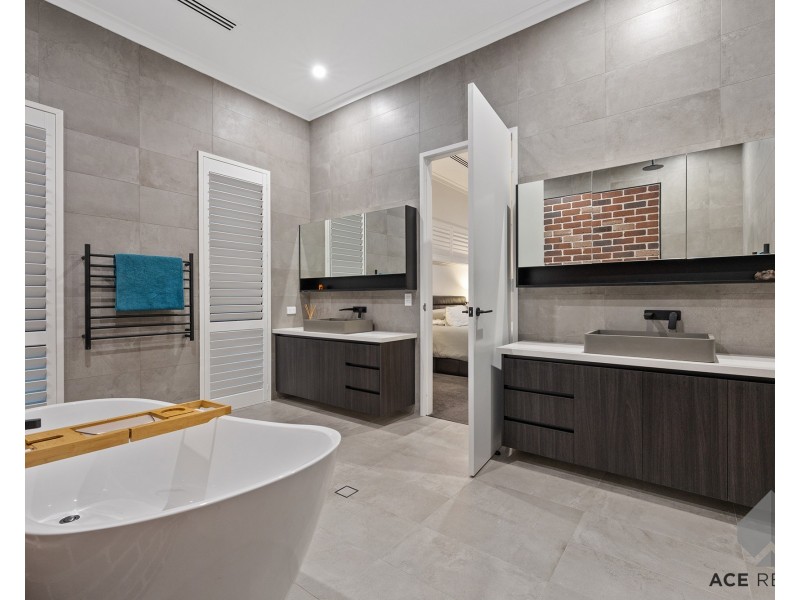 16 Gairloch Street, Applecross WA 6153