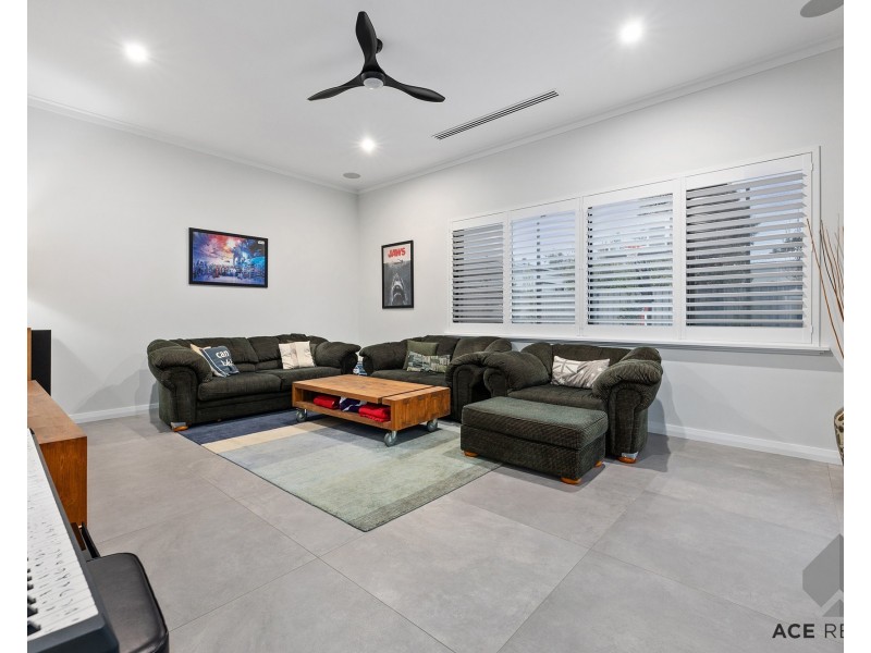 16 Gairloch Street, Applecross WA 6153