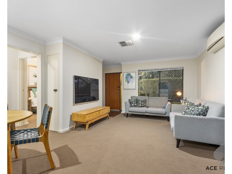 2/62 Lockhart Street, Como WA 6152