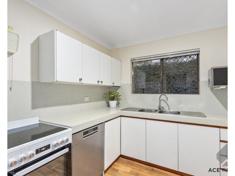 2/62 Lockhart Street, Como WA 6152