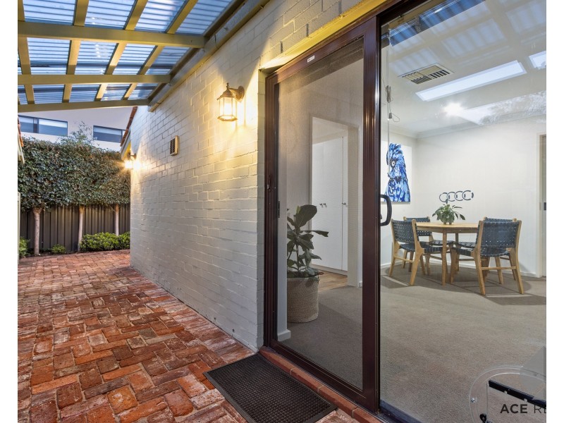 2/62 Lockhart Street, Como WA 6152