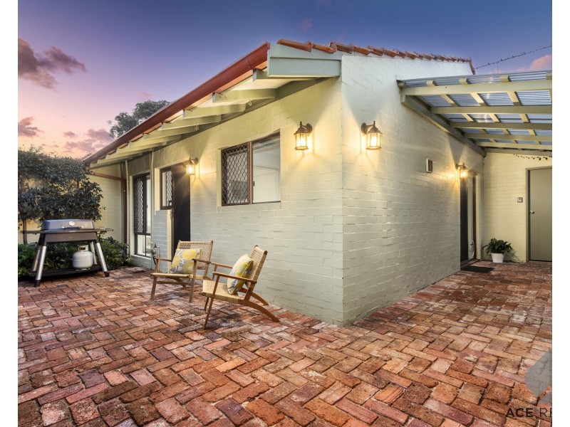 2/62 Lockhart Street, Como WA 6152