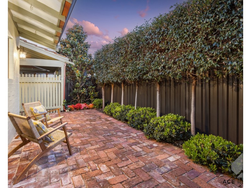2/62 Lockhart Street, Como WA 6152