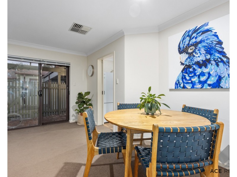 2/62 Lockhart Street, Como WA 6152