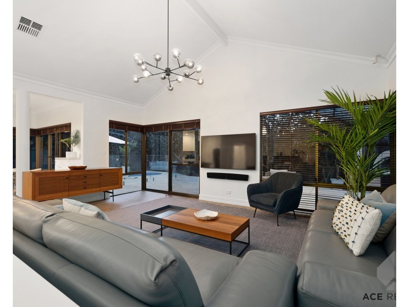 30 Dunvegan Road, Applecross WA 6153