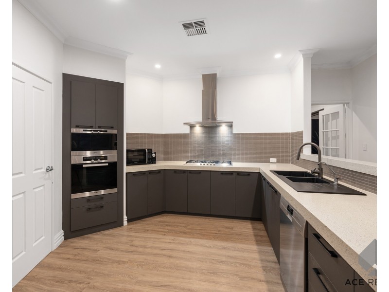 30 Dunvegan Road, Applecross WA 6153