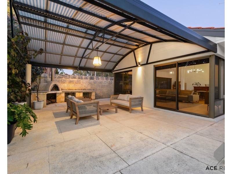 30 Dunvegan Road, Applecross WA 6153