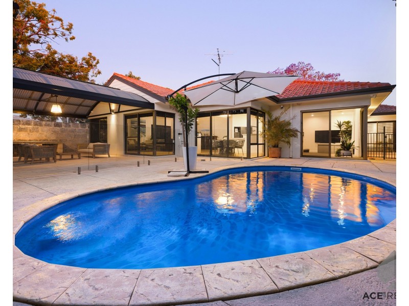 30 Dunvegan Road, Applecross WA 6153