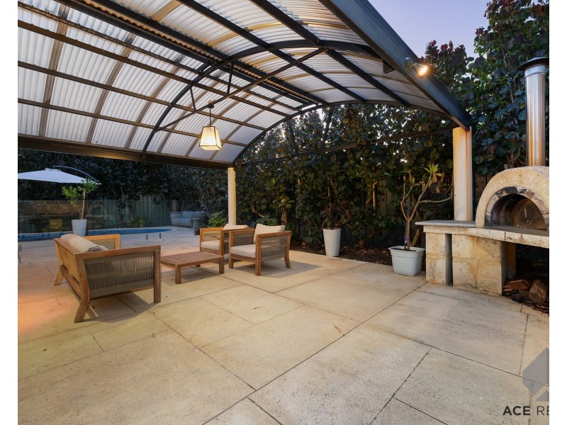 30 Dunvegan Road, Applecross WA 6153