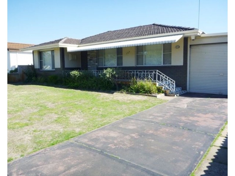 127 Gabriel Street, Cloverdale WA 6105